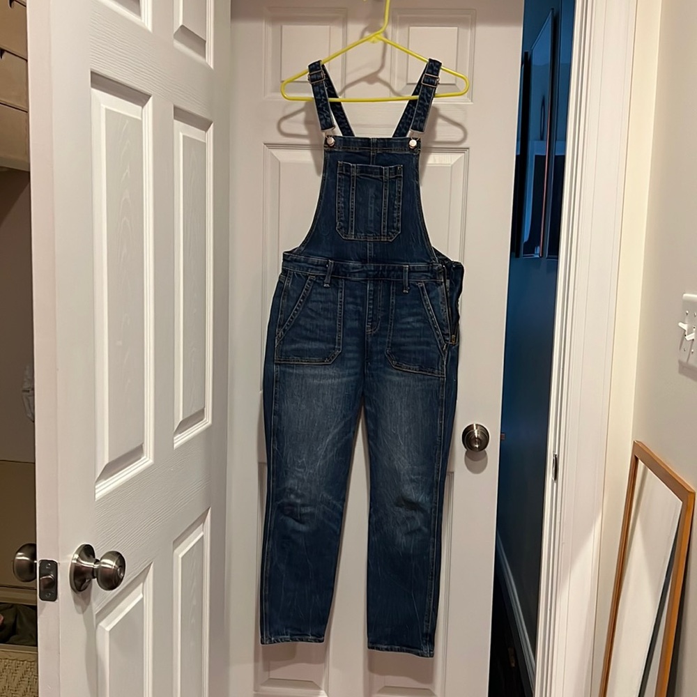 Cute zip side overalls!